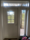 Белая входная дверь R2000 с остекленной створкой и фрамугой фото 8 — Финдвери